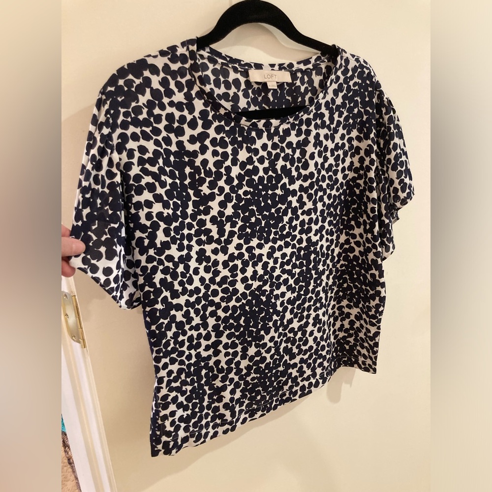Loft silky blouse sz xs (very forgiving would def fit a small)